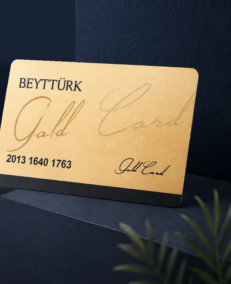 Beyttürk Gold Member Card — lacivert kaide üzerinde altın üyelik kartı